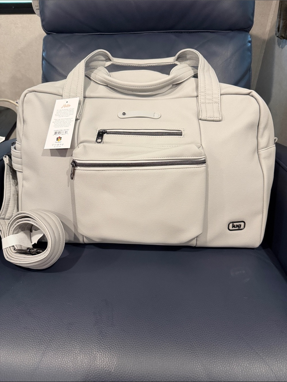 lug matte luxe Charger Weekender Bag Cloud Gray - Picture 1 of 5